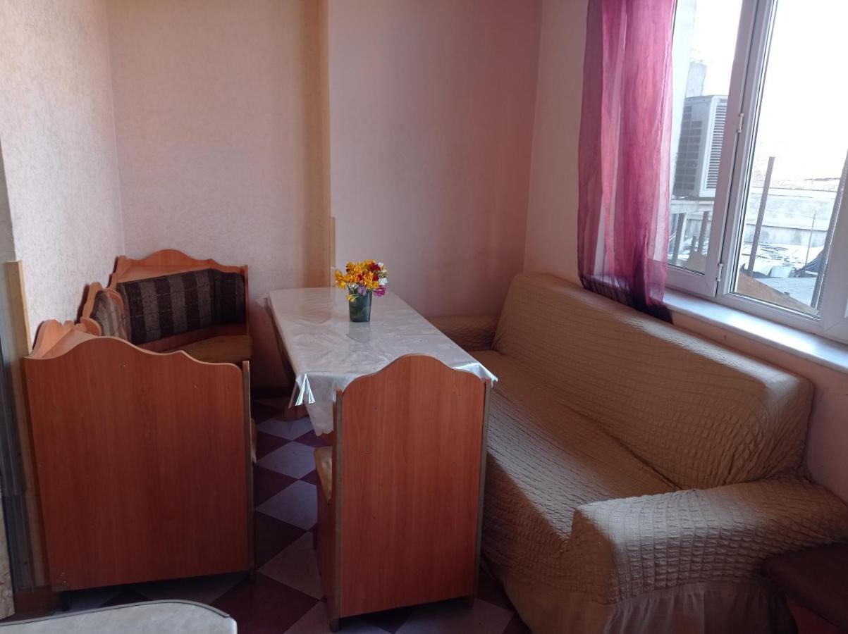 Sun City Hostel Jereván Kültér fotó