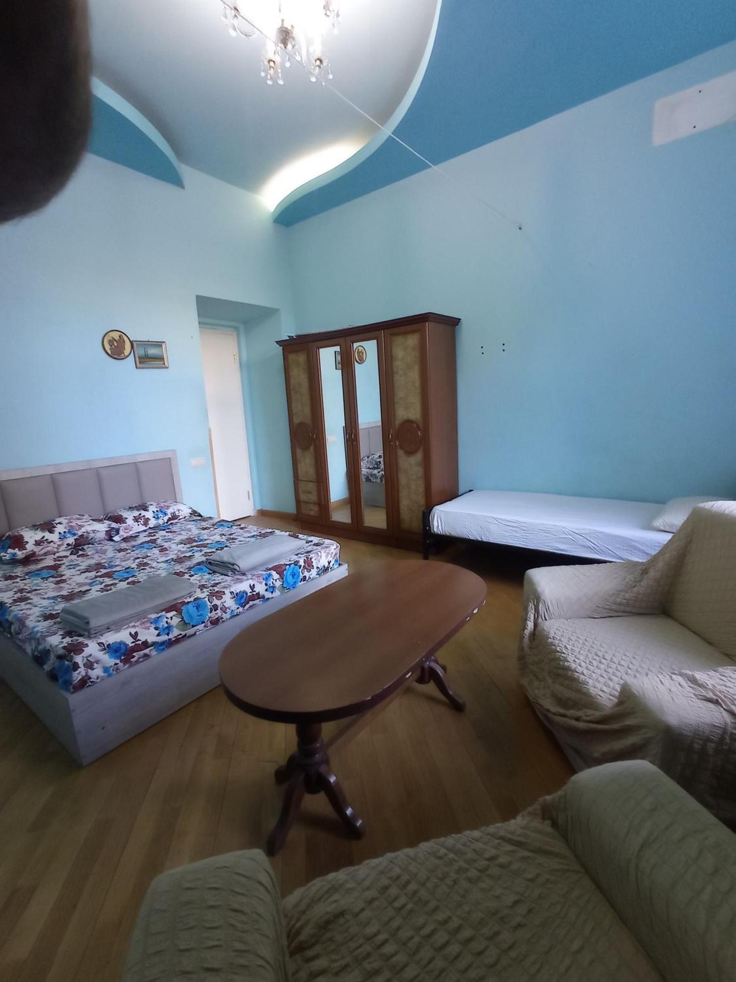 Sun City Hostel Jereván Kültér fotó